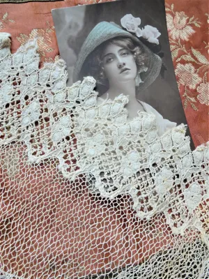 BEAUTIFUL Victorian Lace Trim, Flounce,Intricate Pattern For Dress,Dolls,Flapper Dress,Heirloom Sewing,Collectible Antique Textiles