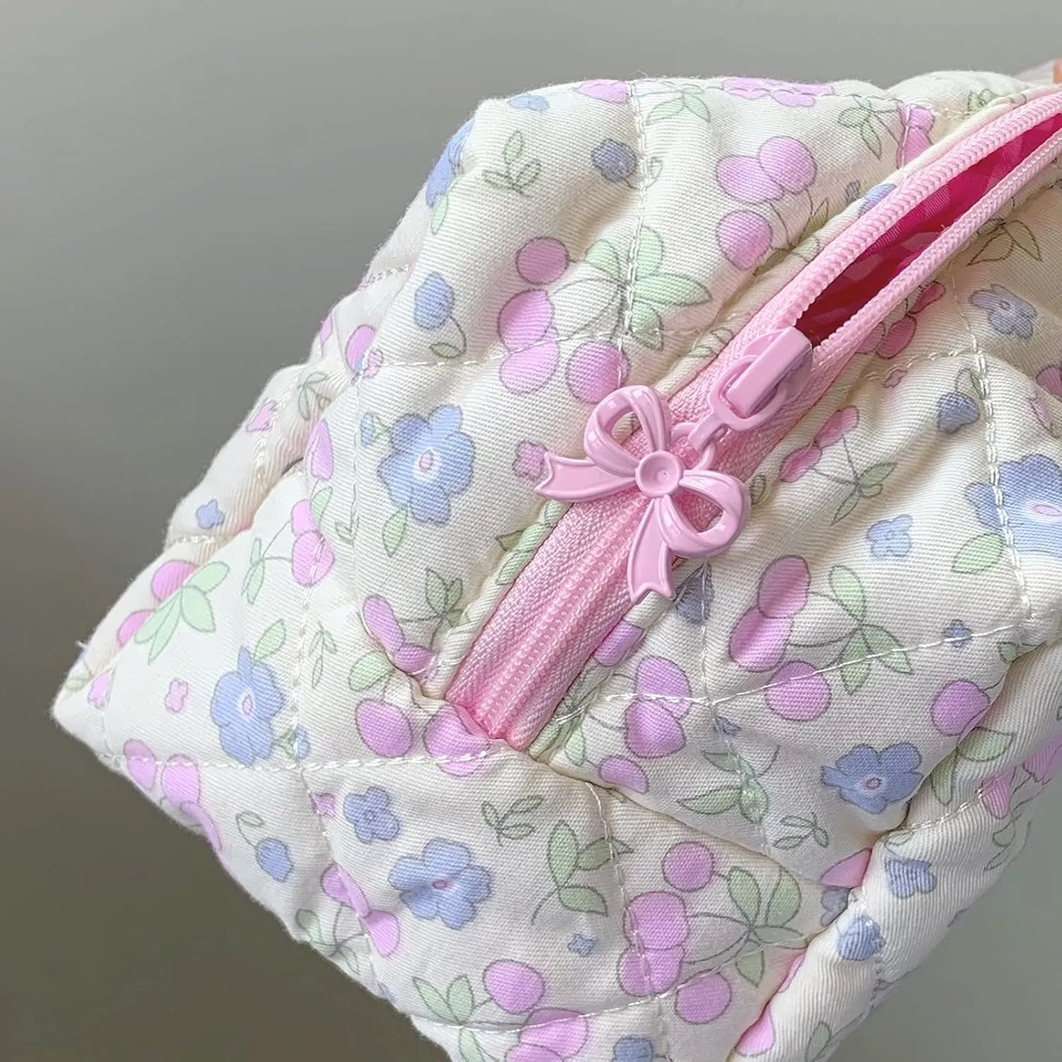 Coquette Makeup Bag Cosmetic Bag for Women, Handmade Cotton Quilted Pouches Reusable Travel Toiletry Bag Organizer Brushes, Beige Flowers