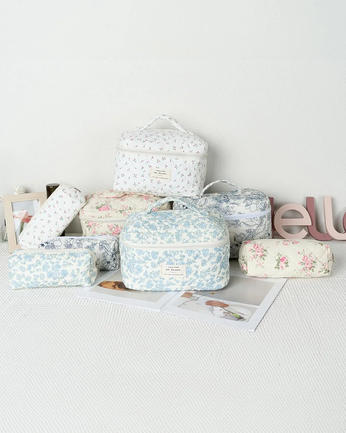 Floral Makeup Bag, Cotton Quilted Cosmetic Makeup Bag Organizer, Large Travel Cosmetic Bag, Cotton Makeup Pouch, Cute Flower Toiletry Bag for Women Girls