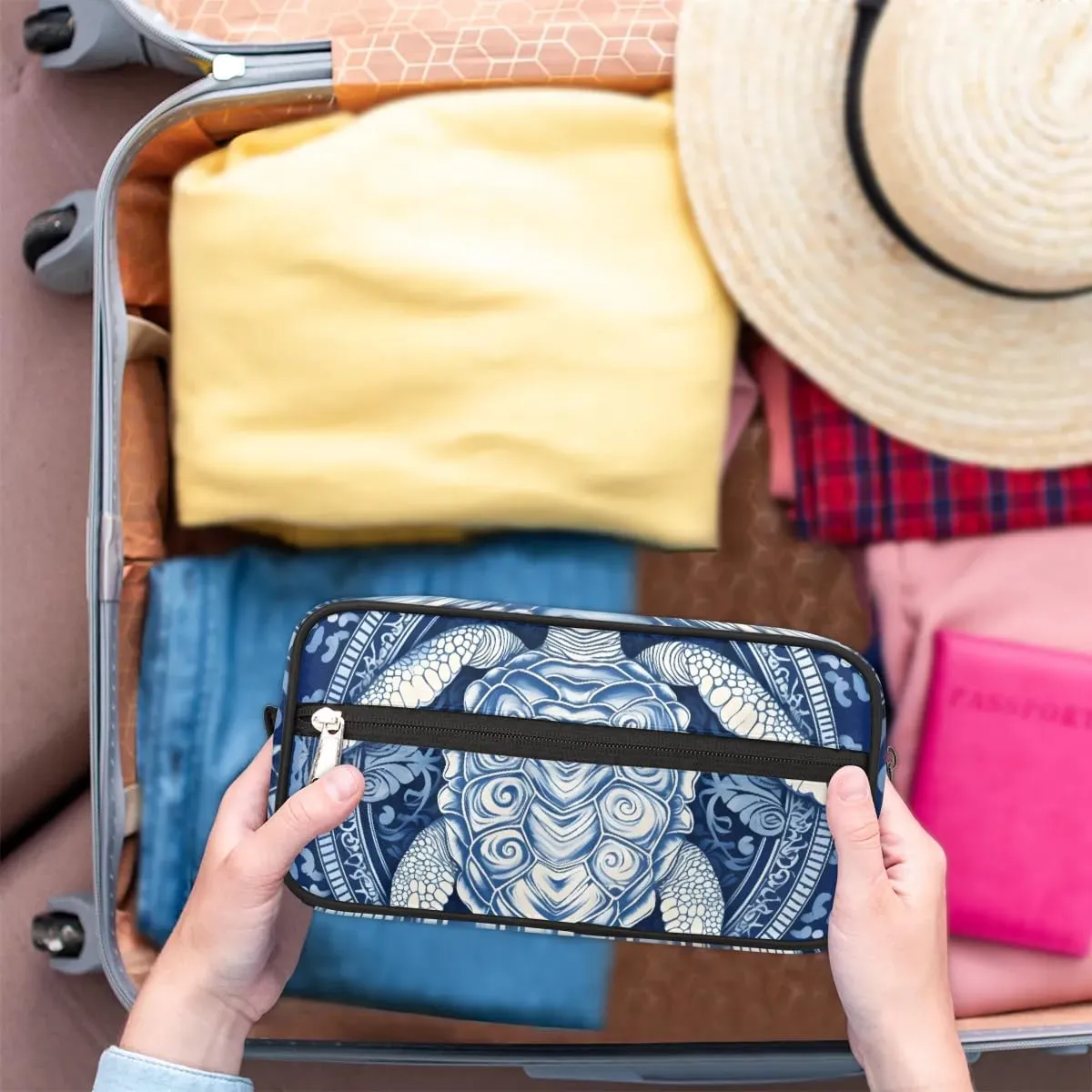 Travel Toiletry Bag for Women Men Blue Turtle Hanging Cosmetic Bag Waterproof Makeup Bag for Shaving Makeup Toothbrush & Travel Essentials