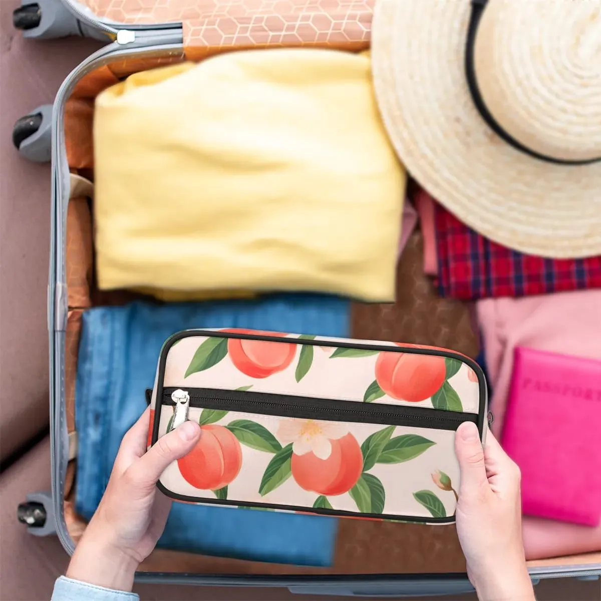 Travel Toiletry Bag for Women Men Cute Peaches Hanging Cosmetic Bag Waterproof Makeup Bag for Shaving Makeup Toothbrush & Travel Essentials